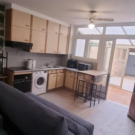 Lägenhet Agreable Duplex Avec Veranda Et Cour Interieure *