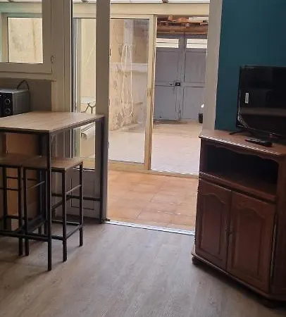 Agreable Duplex Avec Veranda Et Cour Interieure *