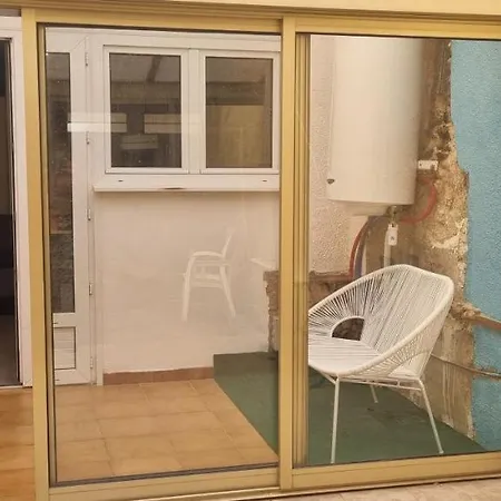 Agreable Duplex Avec Veranda Et Cour Interieure